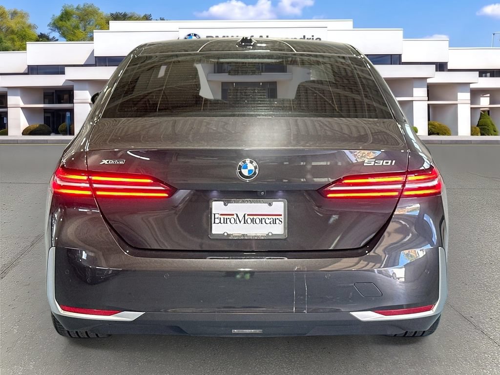 Used 2024 BMW 530i xDrive w/ Convenience Package AWD/4WD image 6