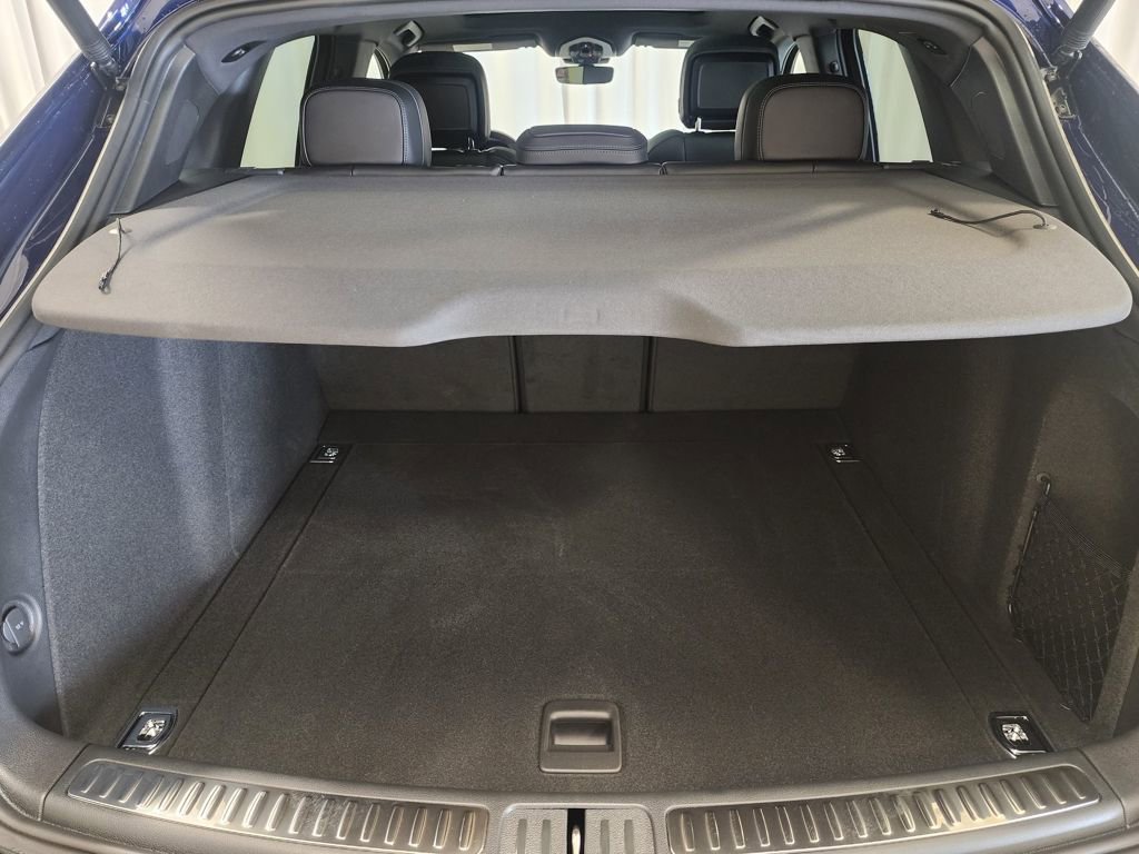 Certified 2025 Porsche Macan image 20
