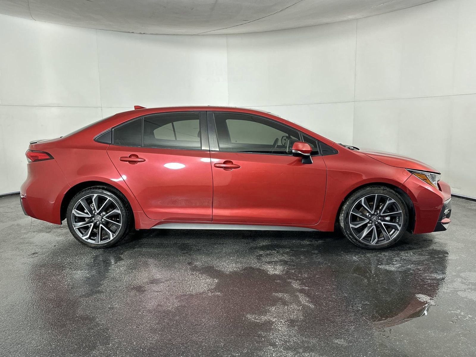 Used 2021 Toyota Corolla XSE image 9