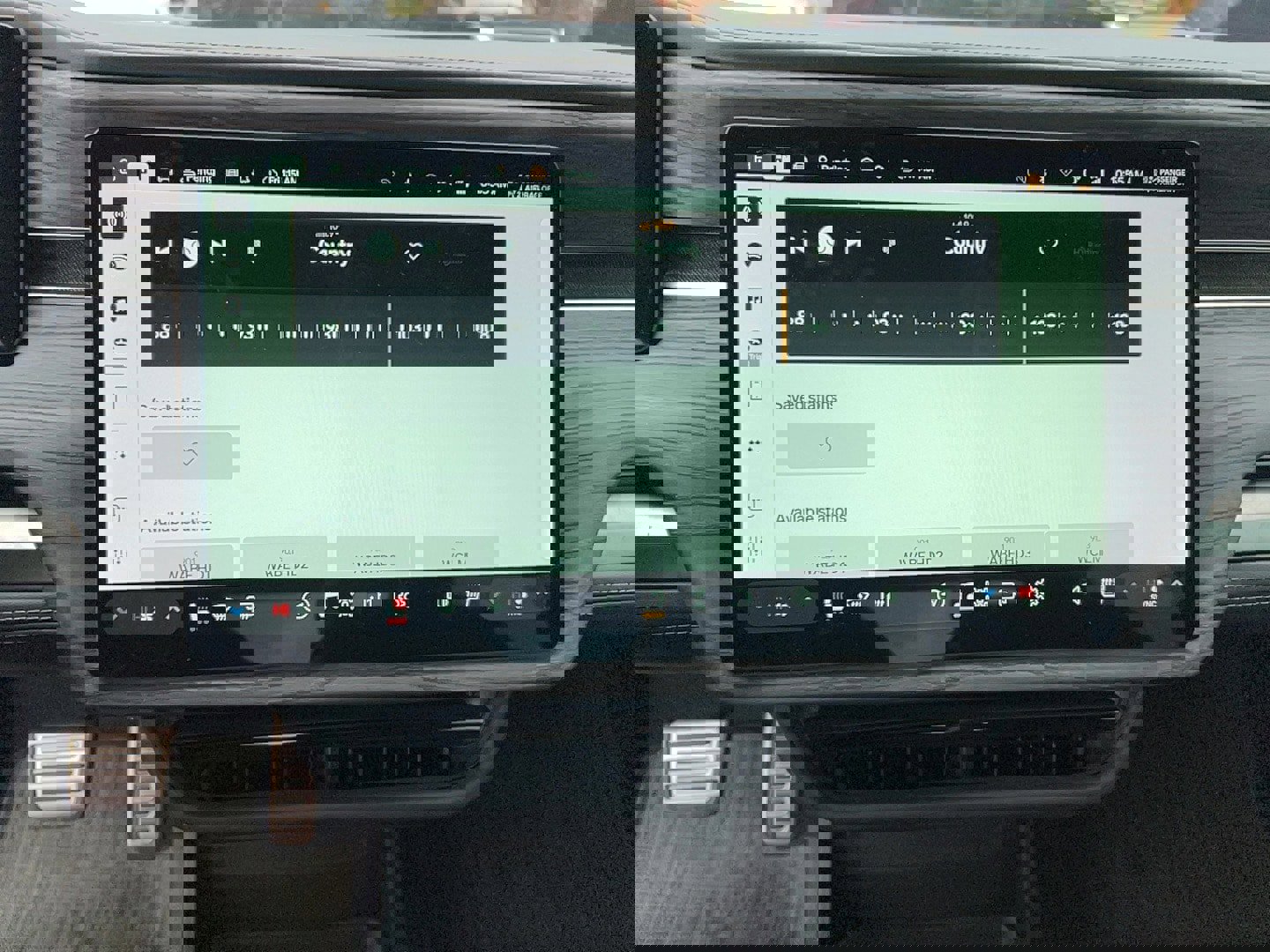 Used 2024 Rivian R1T Adventure image 19