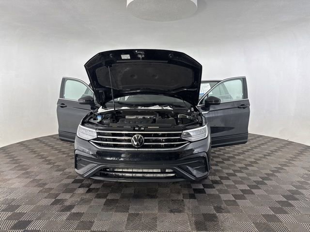 Used 2024 Volkswagen Tiguan SE image 14
