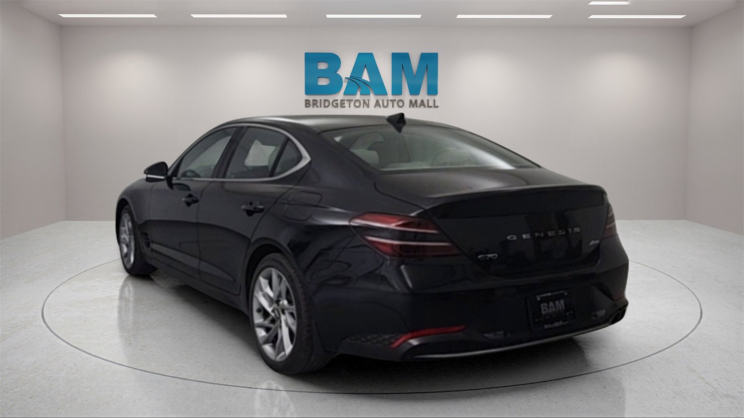 Used 2022 Genesis G70 2.0T image 4