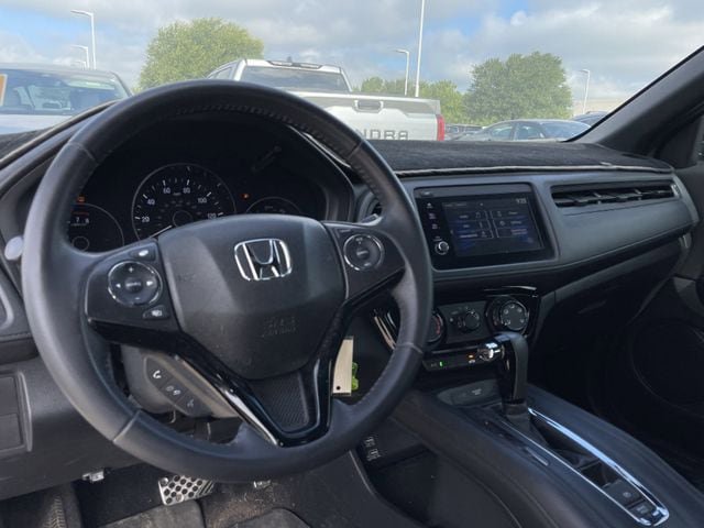 Used 2019 Honda HR-V Sport image 10