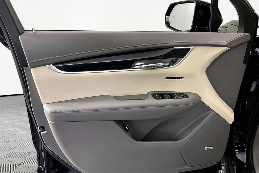 Certified 2021 Cadillac XT6 Premium Luxury FWD image 18