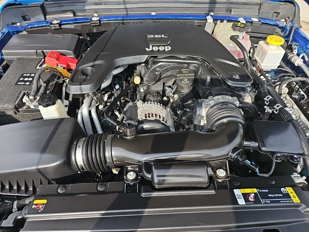 Used 2021 Jeep Gladiator Sport AWD/4WD image 38