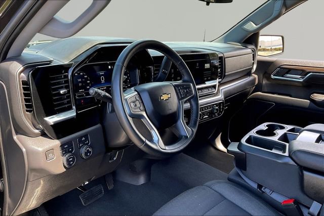 Used 2023 Chevrolet Silverado 1500 LT AWD/4WD image 12