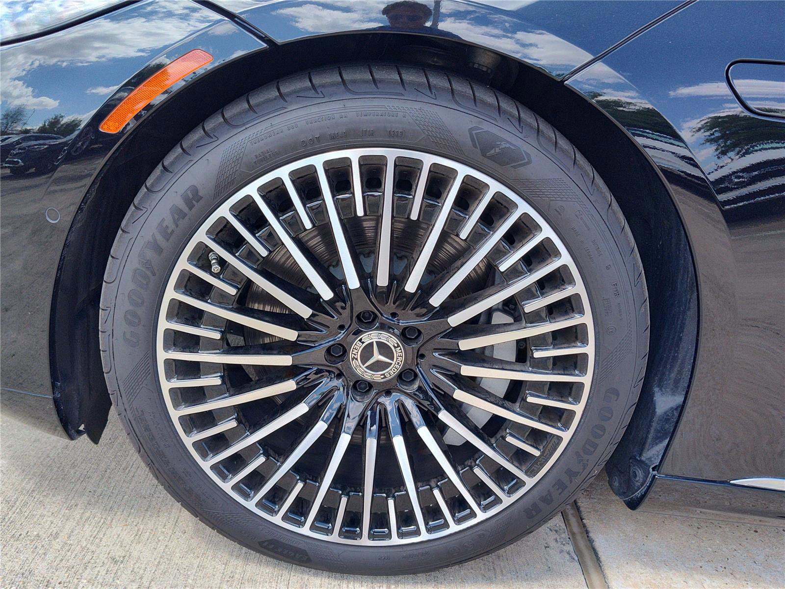 Certified 2022 Mercedes-Benz EQS 580 4MATIC Sedan image 10