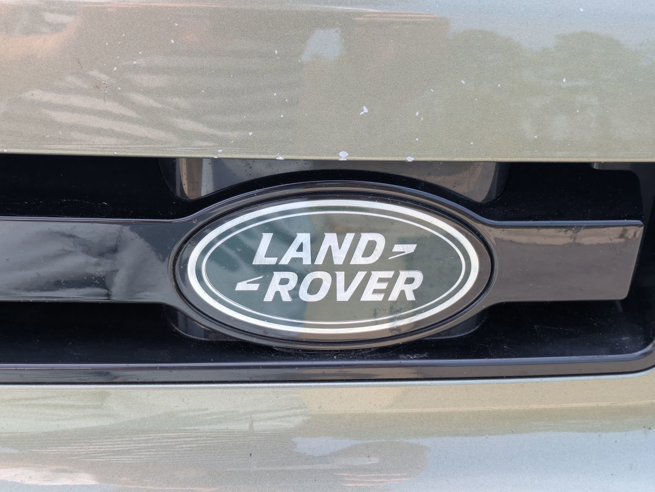 Certified 2024 Land Rover Defender 110 X-Dynamic SE image 33