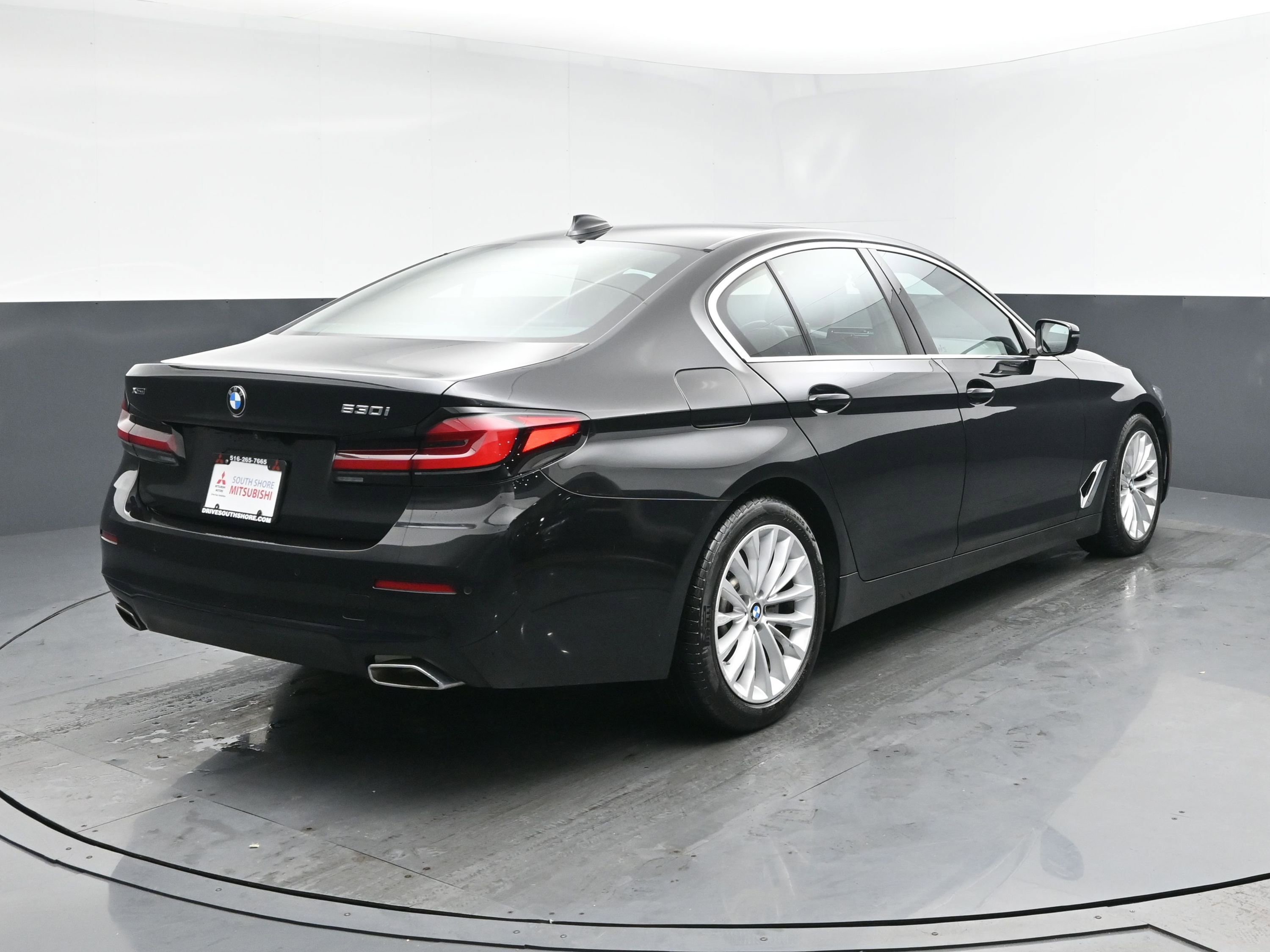Used 2023 BMW 530i xDrive w/ Convenience Package image 23