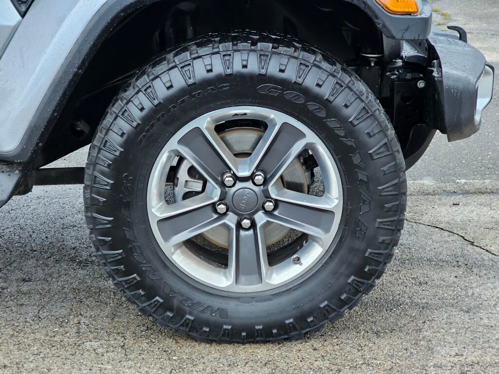 Used 2019 Jeep Wrangler Unlimited Sahara w/ Uconnect 4C Nav & Sound Group image 10