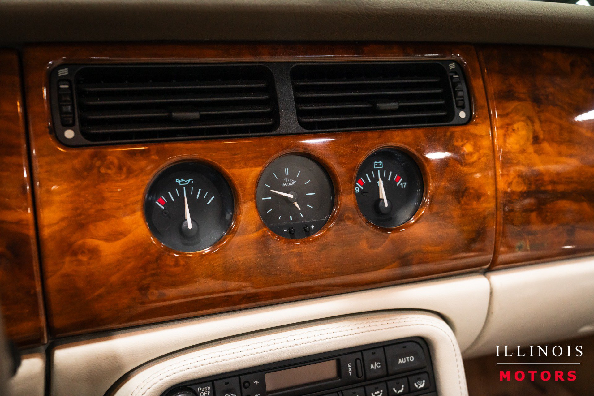 Used 2002 Jaguar XK8 Convertible RWD image 21