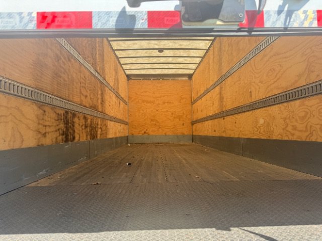 Used 2022 Ford F750 2WD Regular Cab Super Duty image 14