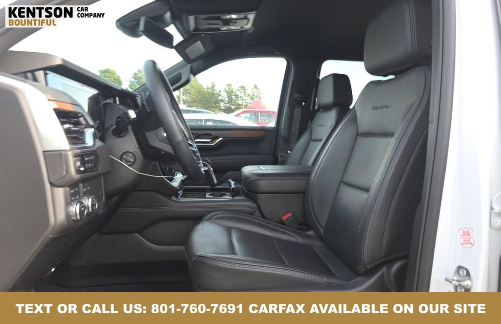 Used 2025 GMC Yukon XL Denali image 2