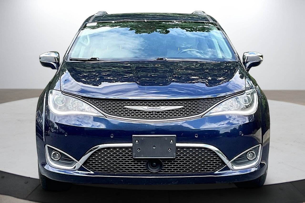 Certified 2018 Chrysler Pacifica Limited w/ Advanced Safetytec Group FWD image 3