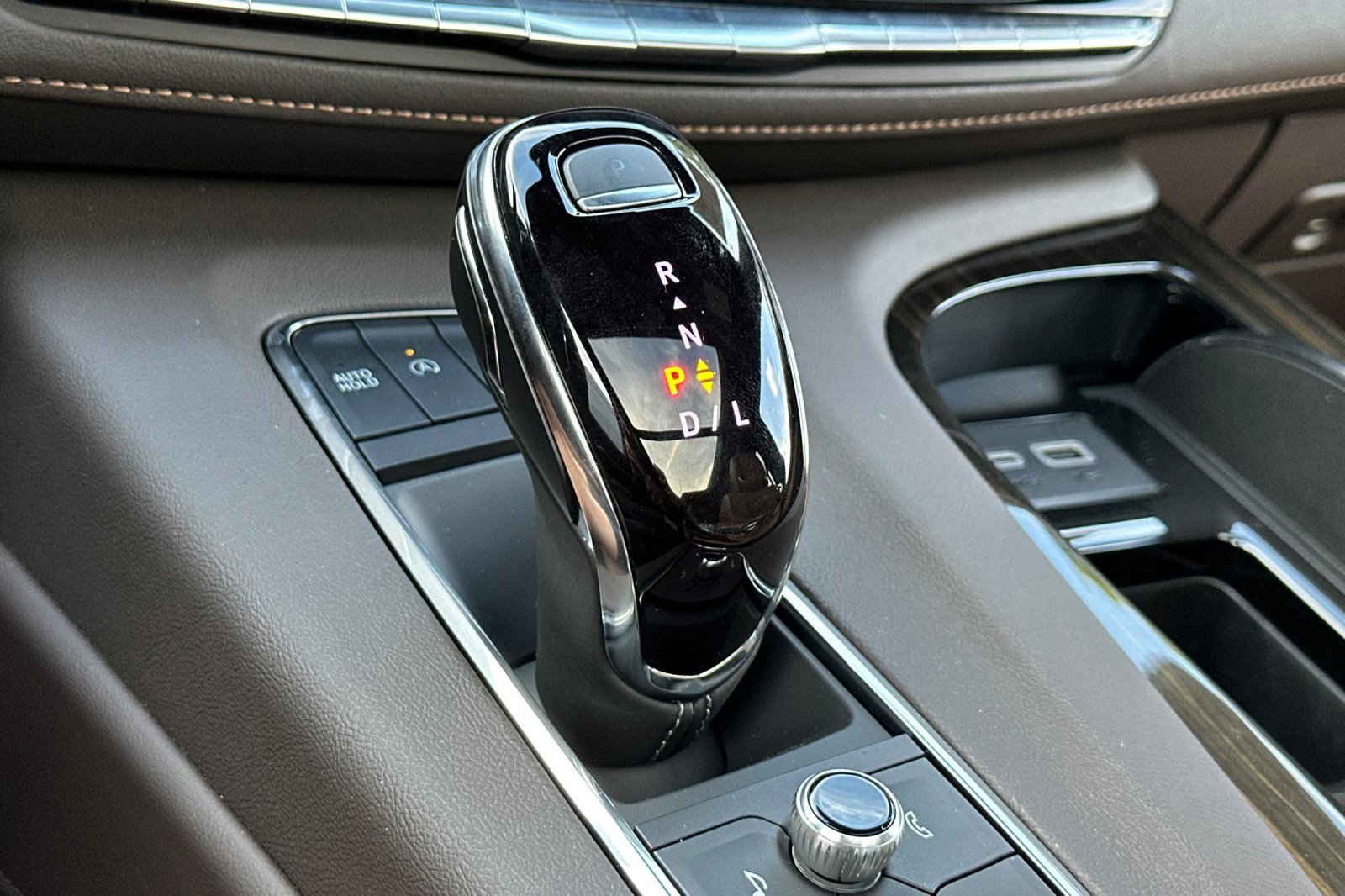 Used 2024 Cadillac Escalade Sport w/ LPO, ONYX Package image 24