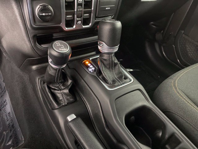 Used 2026 Jeep Wrangler Unlimited Sahara AWD/4WD image 33