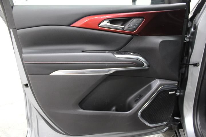 Used 2025 Chevrolet Traverse RS AWD/4WD image 18
