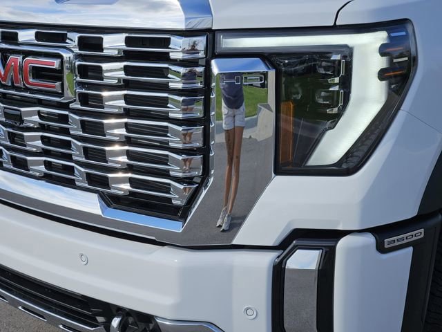 New 2026 GMC Sierra 3500 Denali w/ Denali Reserve Package AWD/4WD image 5