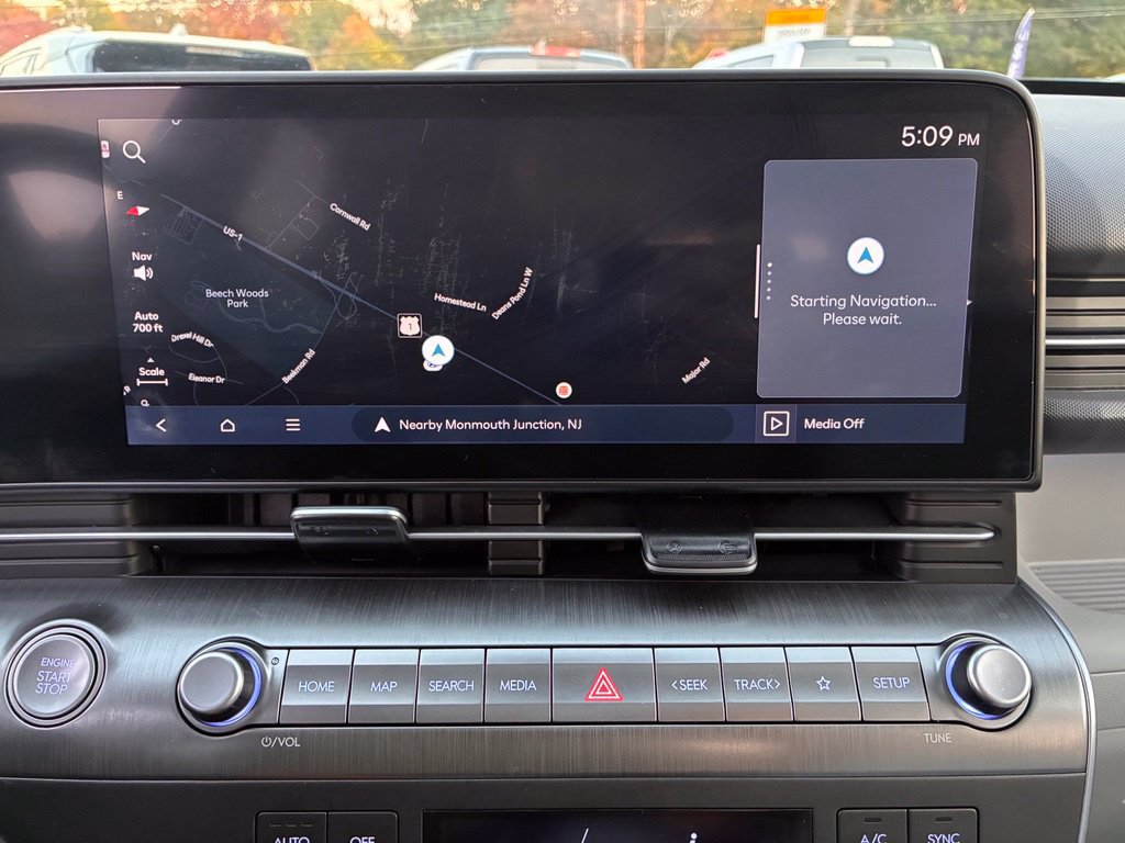 Certified 2024 Hyundai Kona Limited AWD/4WD image 35
