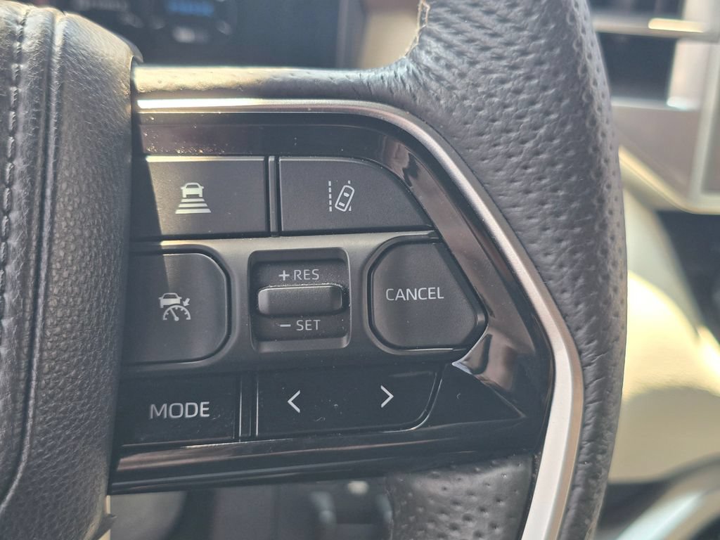 Used 2025 Toyota Tundra Capstone AWD/4WD image 36