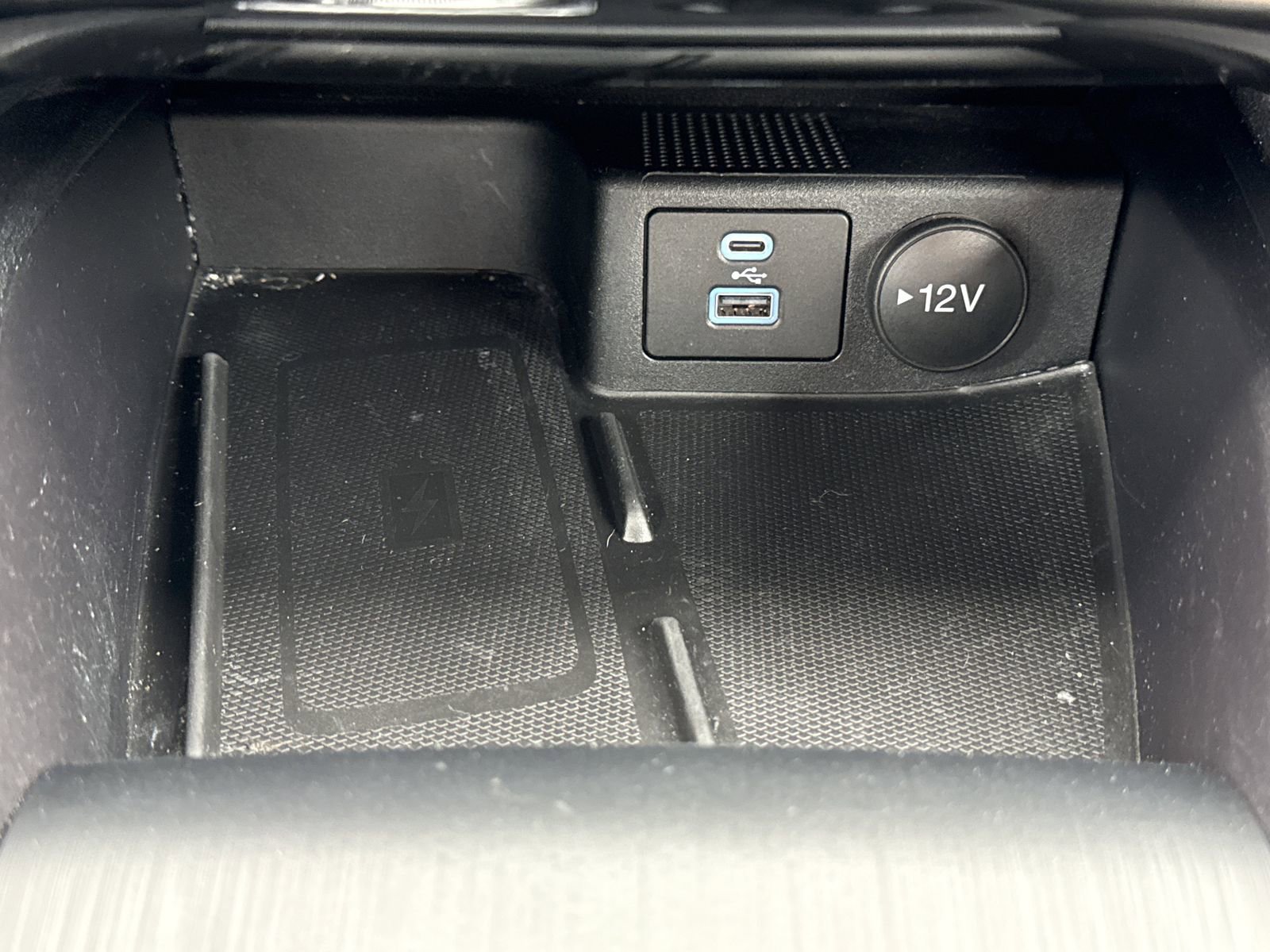 Used 2022 Ford Escape Titanium w/ Titanium Premium Package FWD image 30