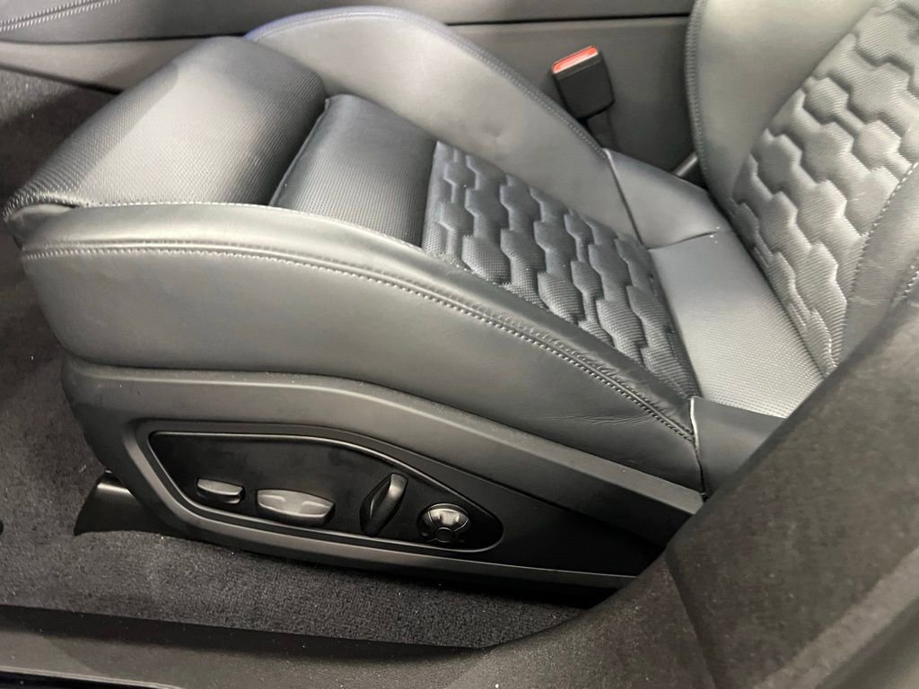 Used 2024 Audi e-tron GT Premium Plus image 25