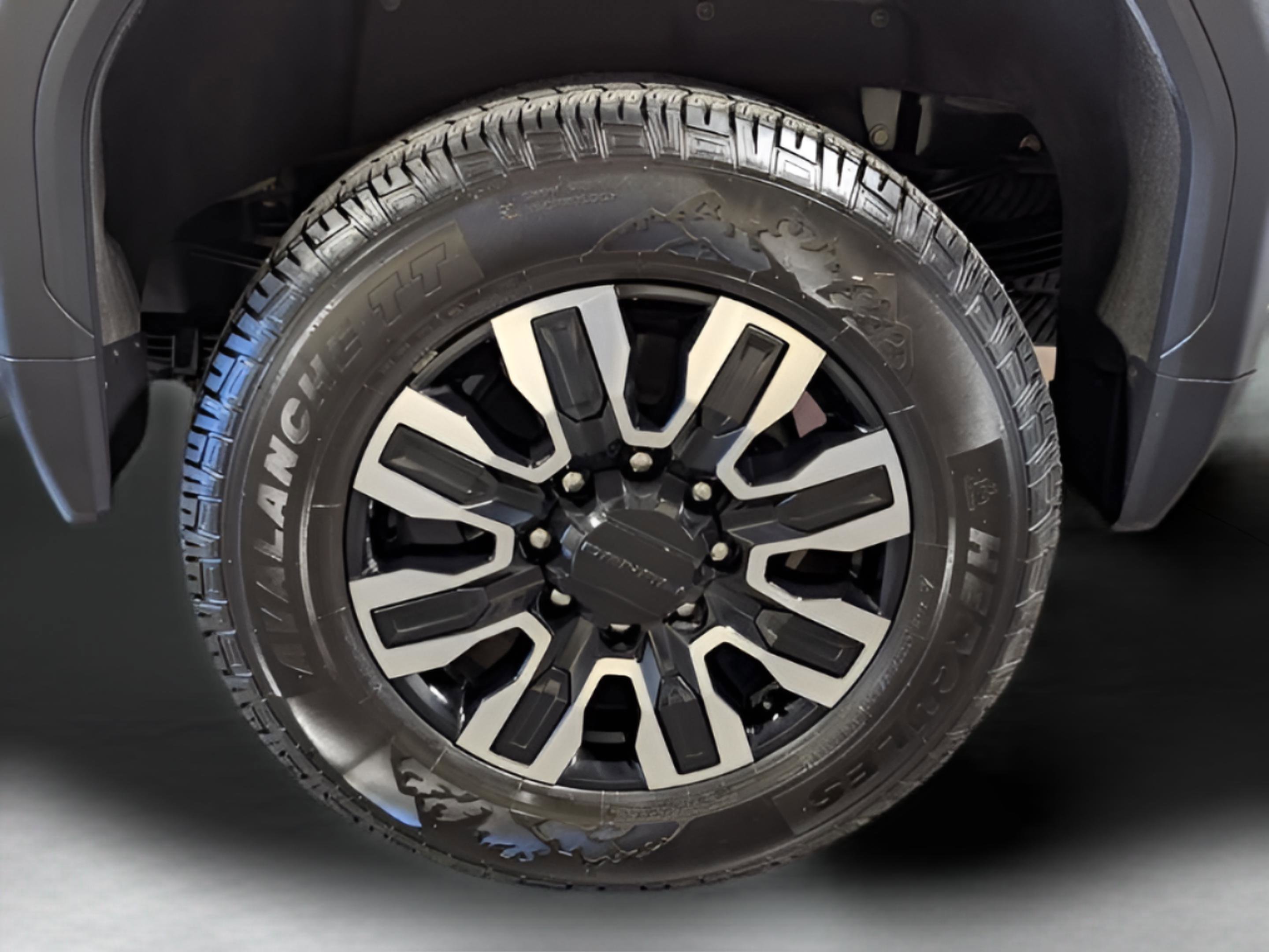 Used 2024 GMC Sierra 3500 Denali Ultimate AWD/4WD image 39