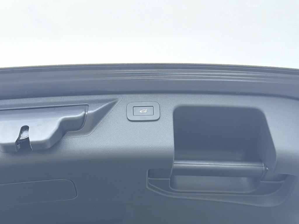 Used 2025 Land Rover Discovery Sport S AWD/4WD image 13