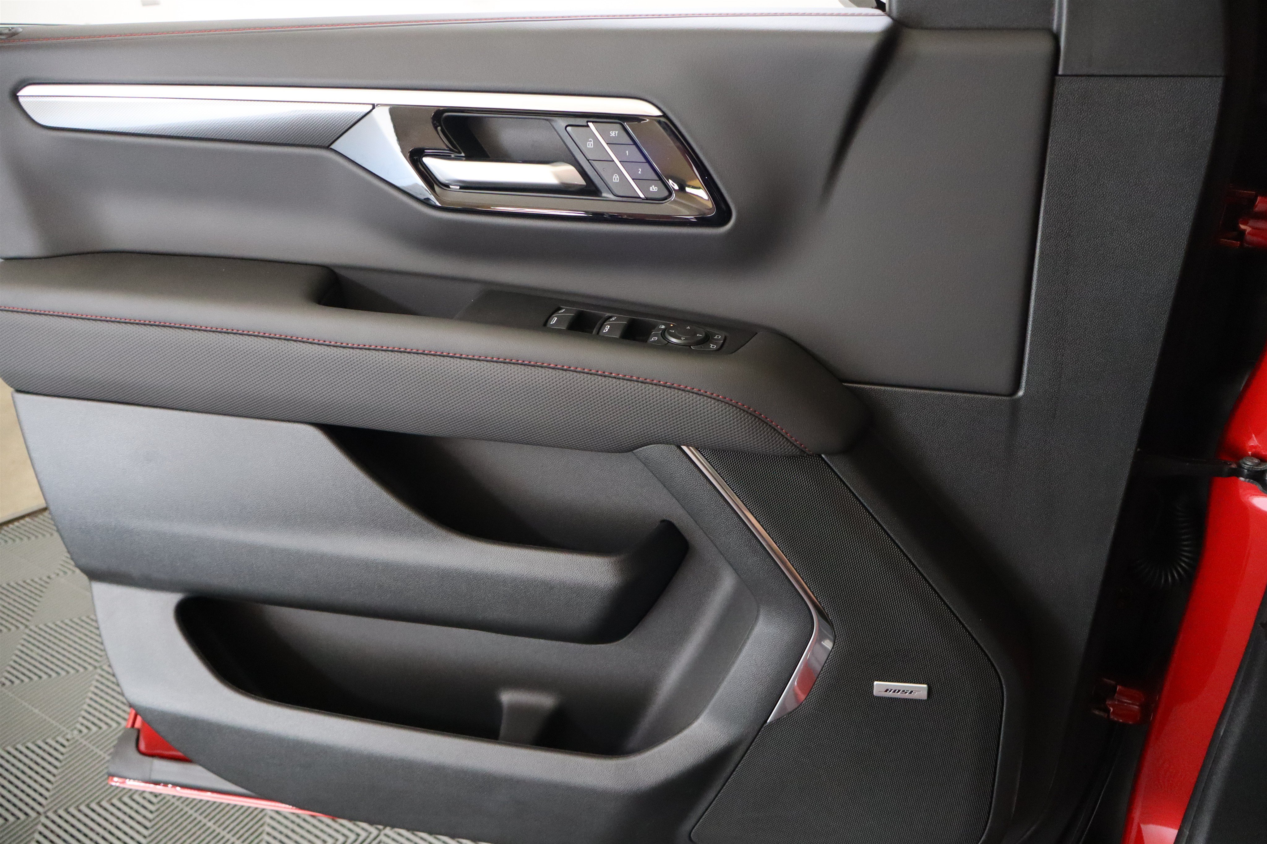 New 2026 Chevrolet Suburban RST AWD/4WD image 35