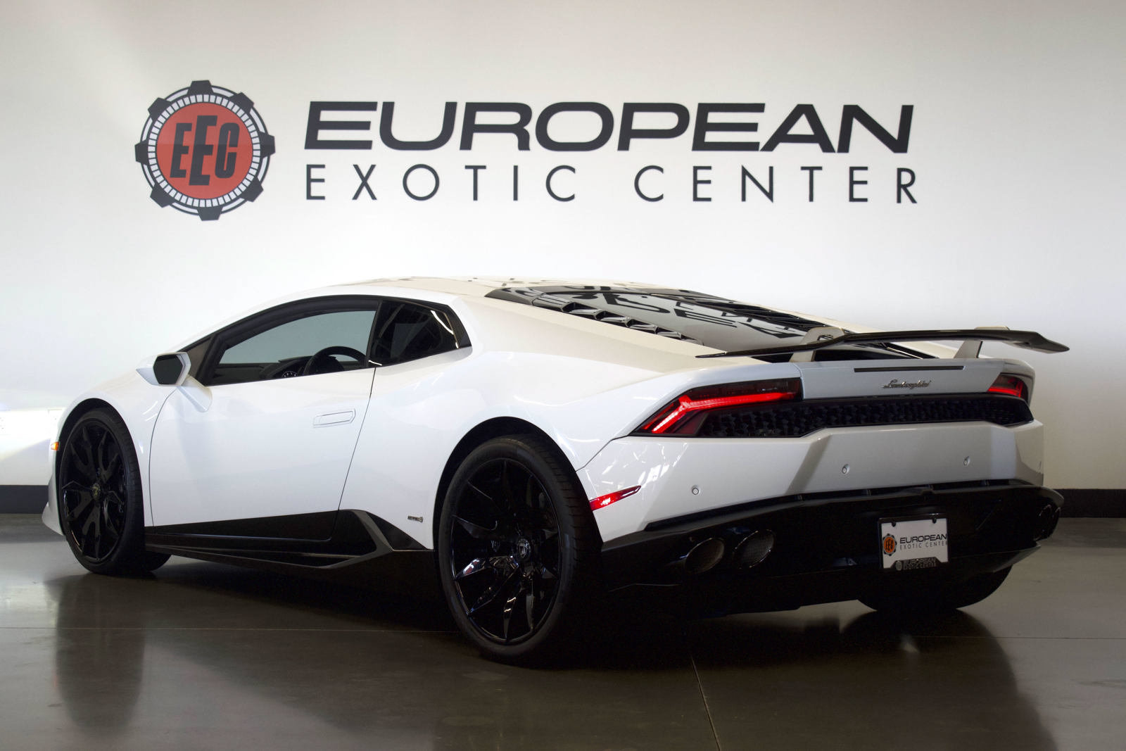 Used 2015 Lamborghini Huracan LP 610-4 AWD/4WD image 3