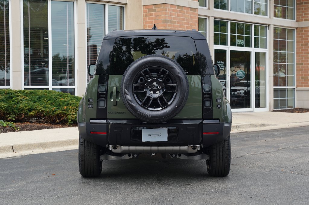 New 2026 Land Rover Defender 110 S AWD/4WD image 5