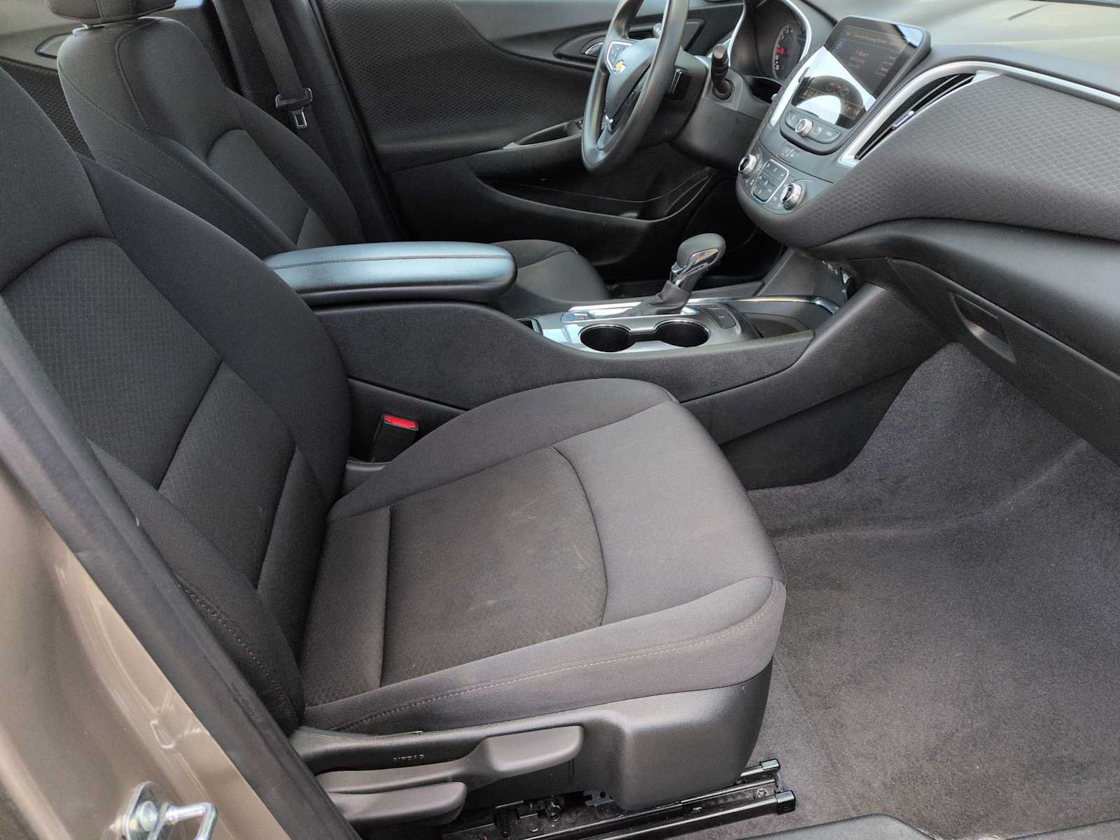 Used 2023 Chevrolet Malibu LT FWD image 21