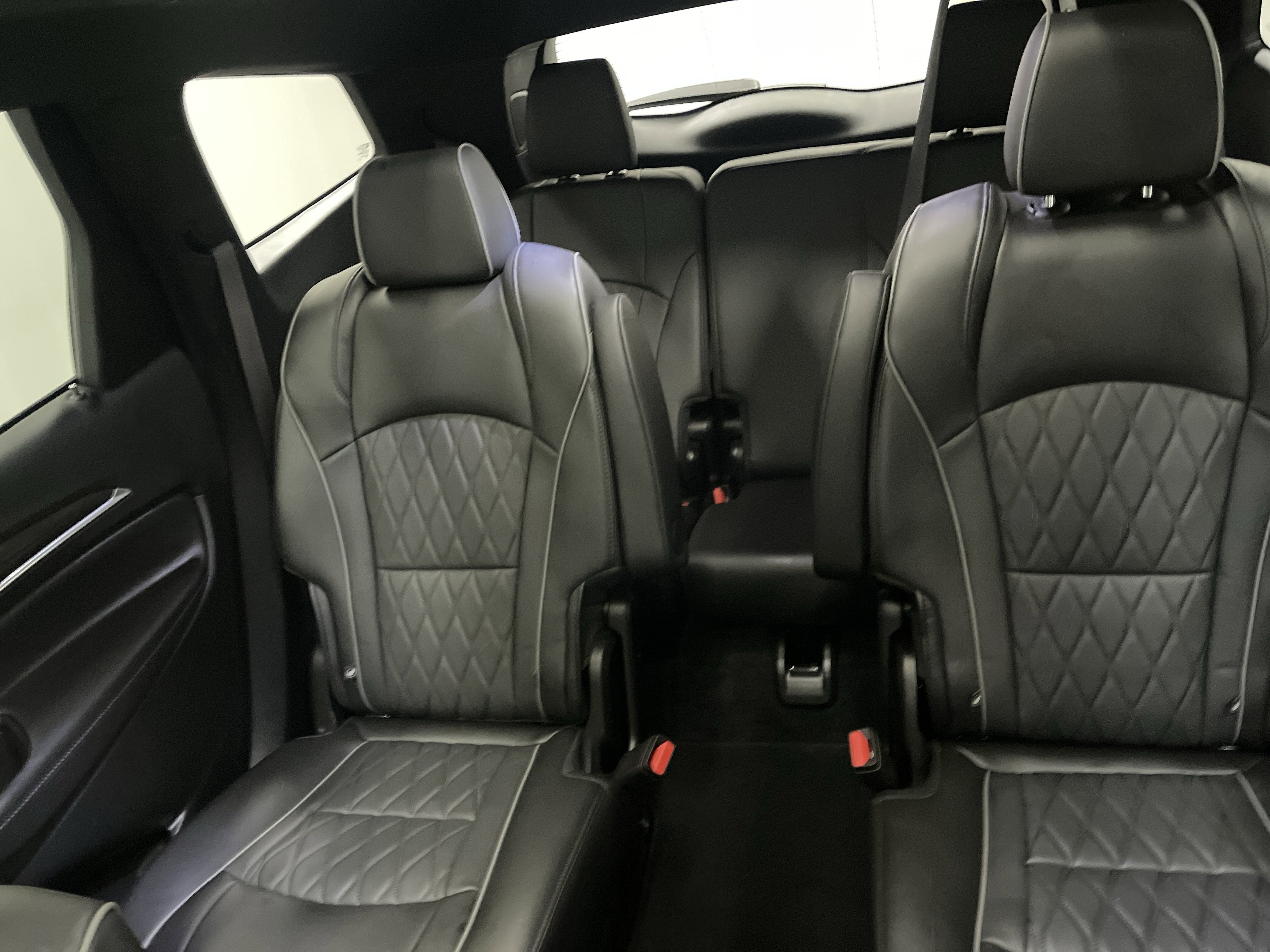 Used 2024 Buick Enclave Avenir image 11