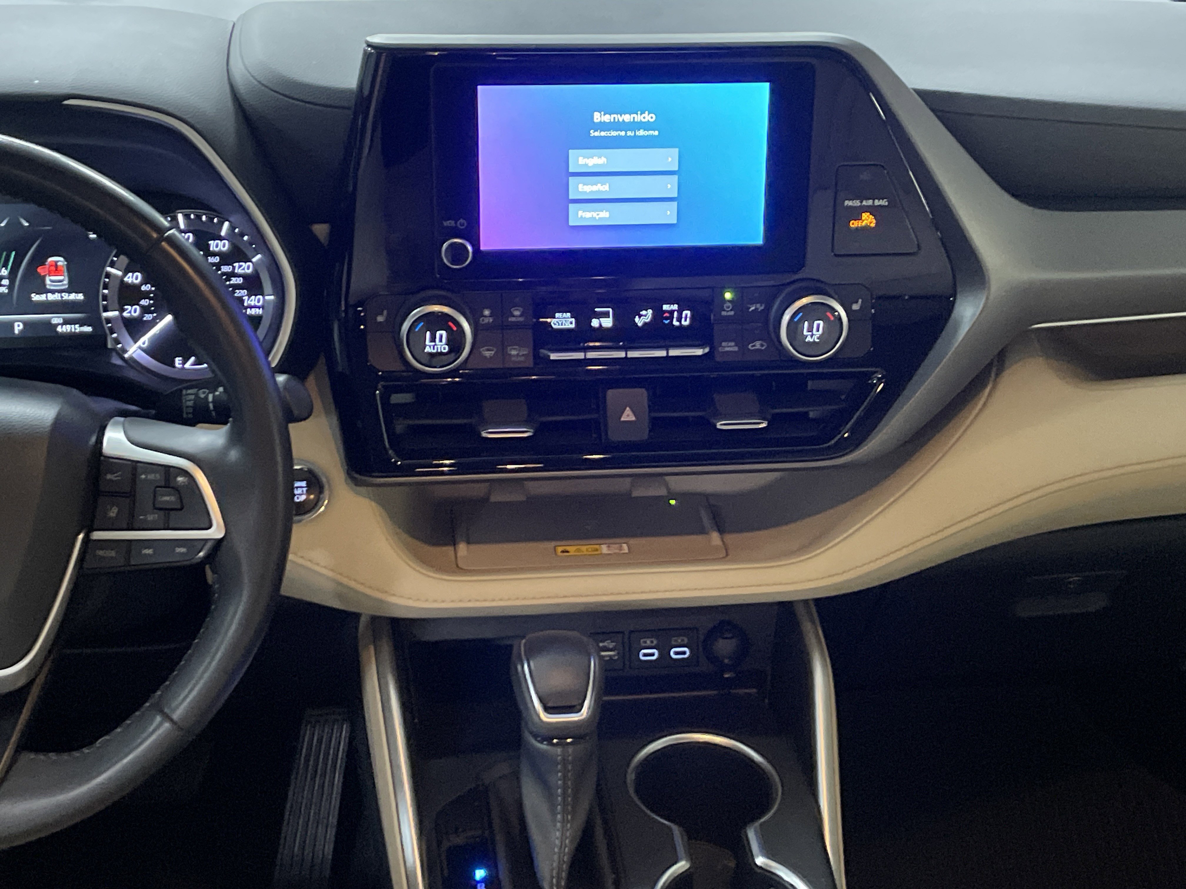 Used 2023 Toyota Highlander XLE image 31