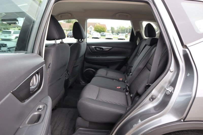 Used 2020 Nissan Rogue S image 15