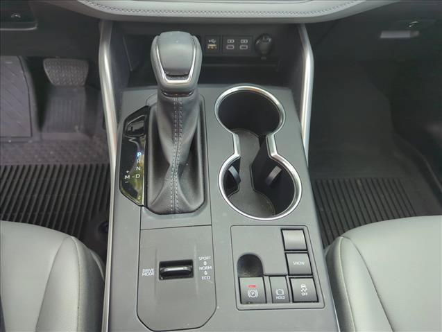 Certified 2025 Toyota Highlander XLE FWD image 16