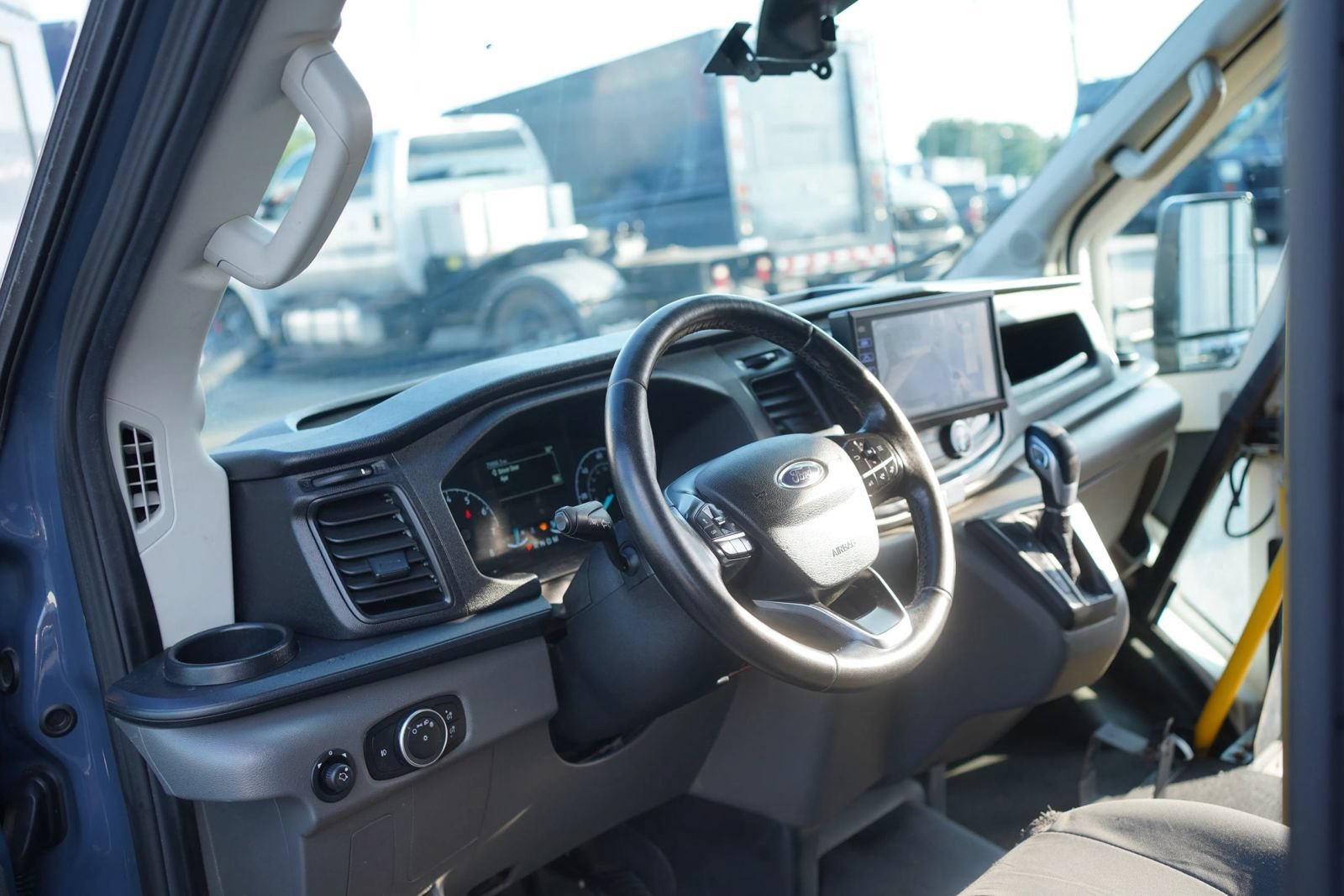 Used 2022 Ford Transit 350 DRW RWD image 17