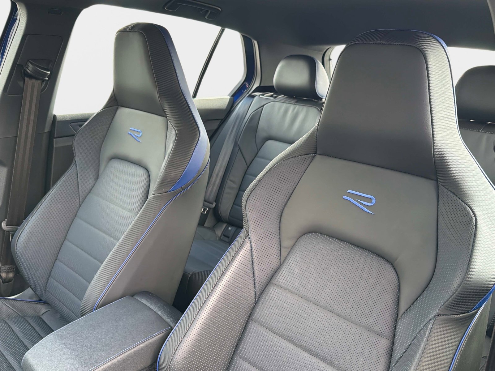 Used 2025 Volkswagen Golf image 41