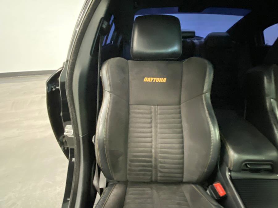 Used 2017 Dodge Charger R/T image 23