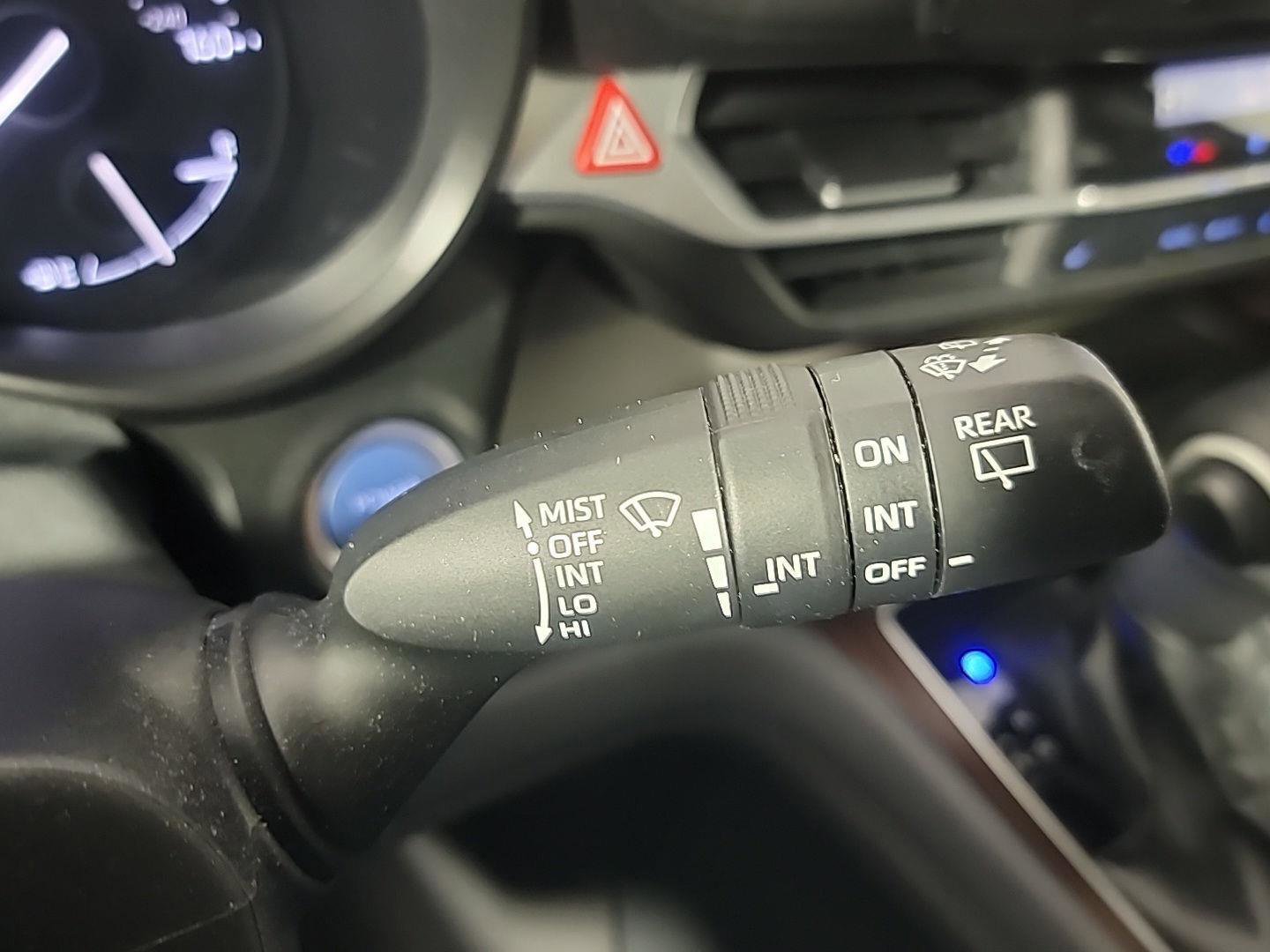 Used 2022 Toyota Sienna XLE w/ XLE Plus Package image 28