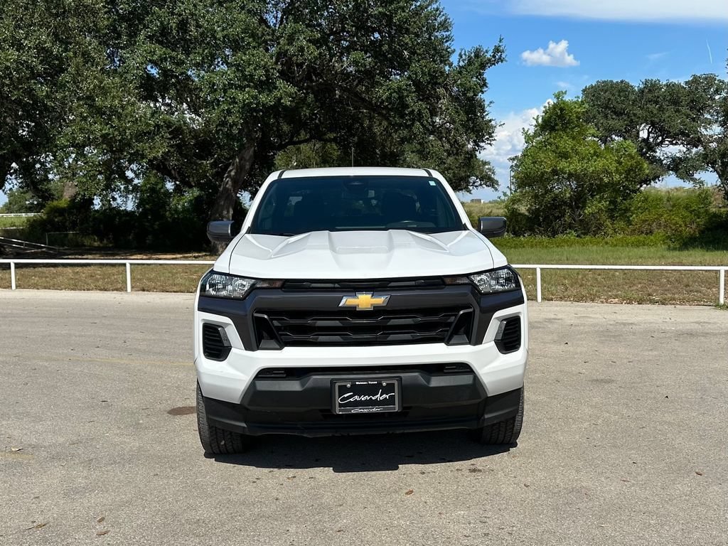 Used 2023 Chevrolet Colorado LT RWD image 2