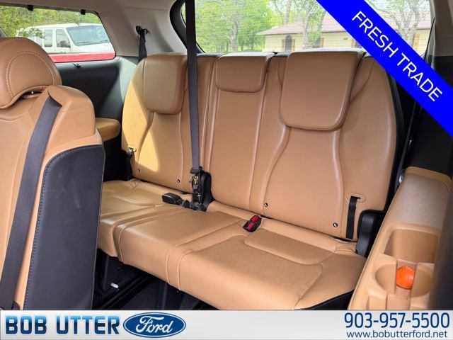 Used 2023 Kia Carnival EX image 14