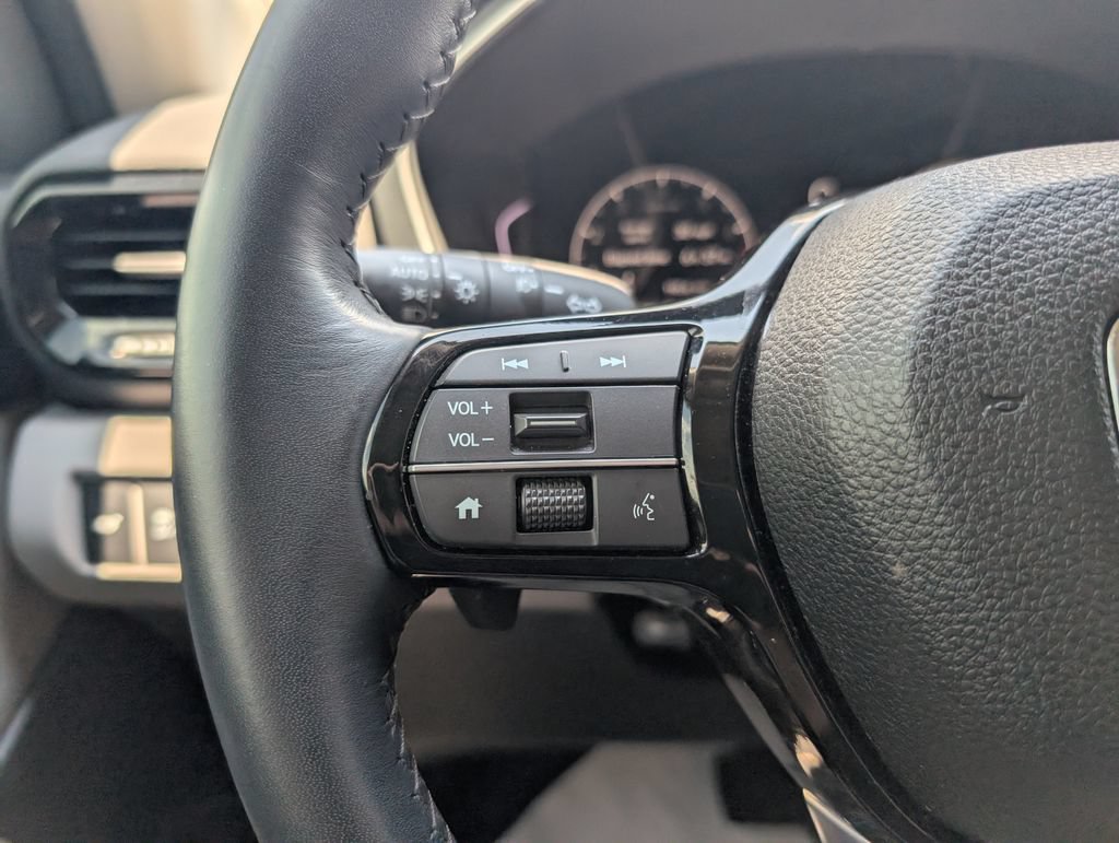Used 2025 Honda Pilot Touring image 23