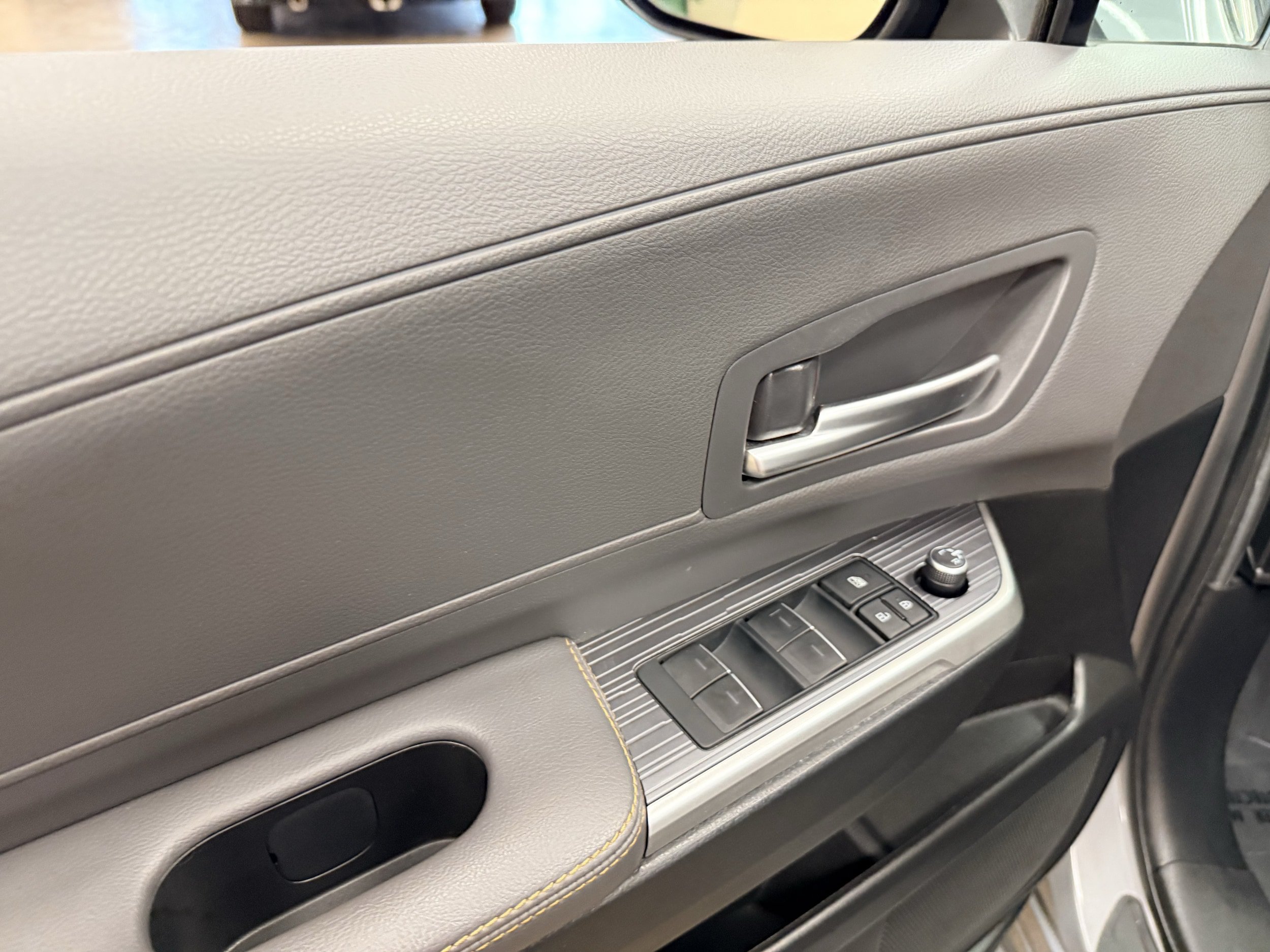 Used 2024 Toyota Sienna XLE Woodland Edition AWD/4WD image 7