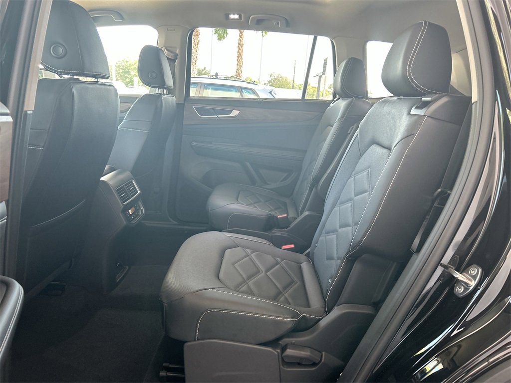 New 2026 Volkswagen Atlas SE image 32