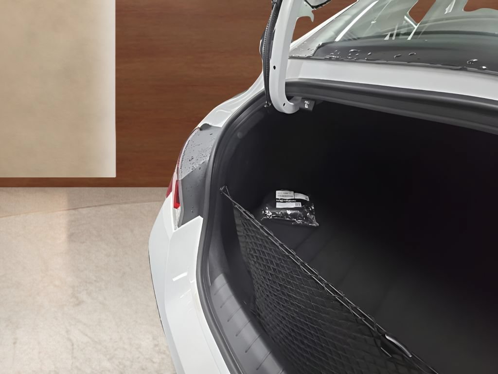 New 2026 Hyundai Elantra SE FWD image 19