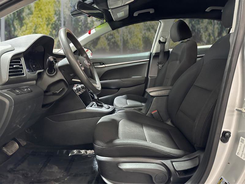 Used 2020 Hyundai Elantra SE w/ Cargo Package (C1) image 9