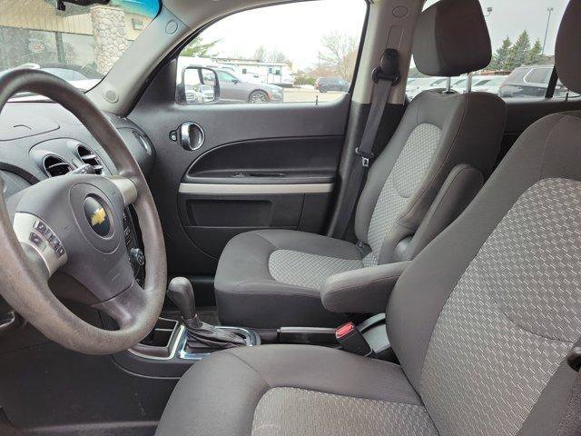 Used 2010 Chevrolet HHR LT image 17