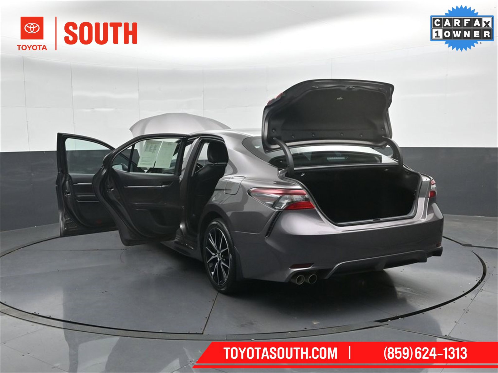 Used 2024 Toyota Camry SE image 56