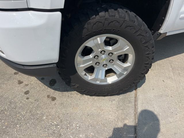 Used 2019 Chevrolet Silverado 1500 LT w/ Texas Edition AWD/4WD image 29